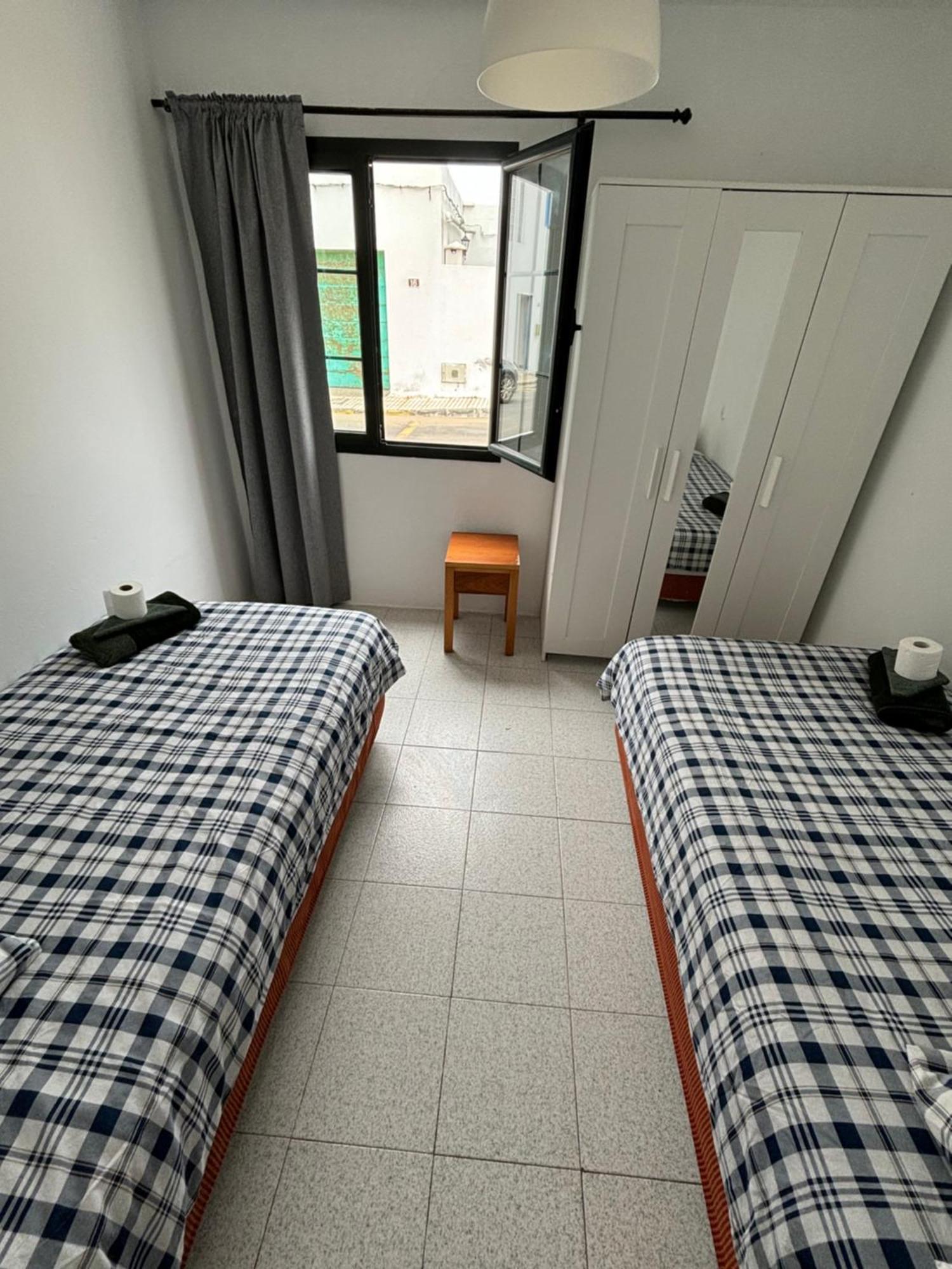 Habitaciones Famara 15 ภายนอก รูปภาพ